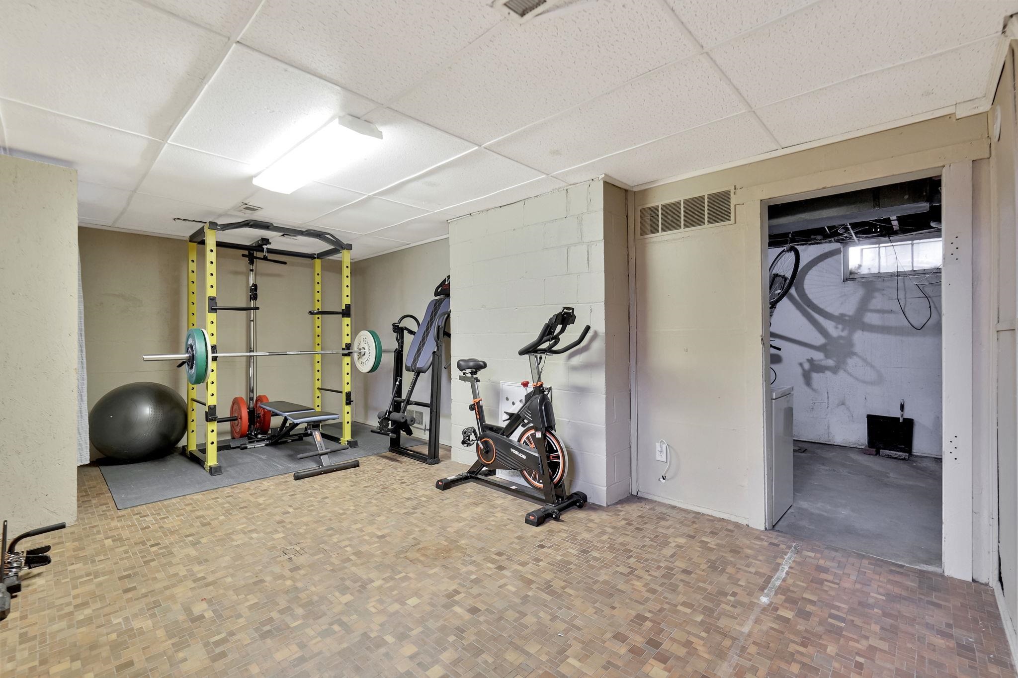 Wichita, Kansas 67203, United States, 3 Bedrooms Bedrooms, ,2 BathroomsBathrooms,Residential,Pending,66099