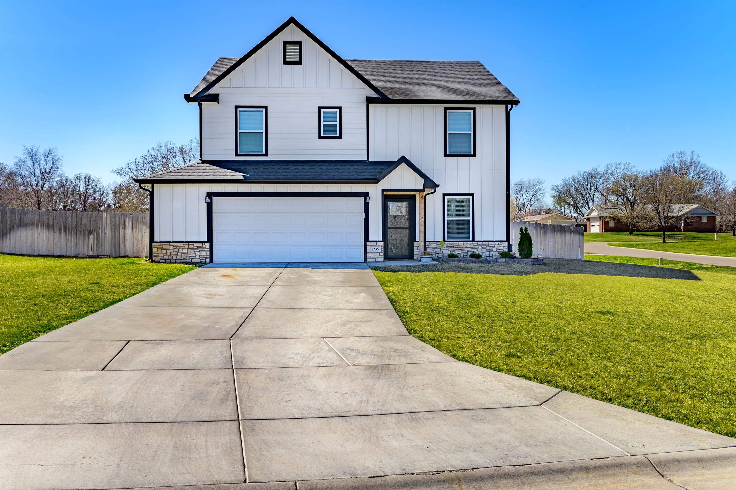 1235 Skyview Dr, El Dorado, Kansas image 1
