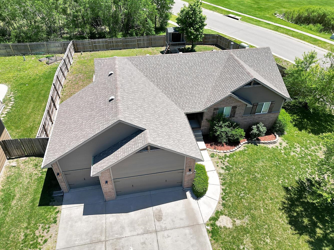 1100 E Lost Hills St, Derby, Kansas image 32