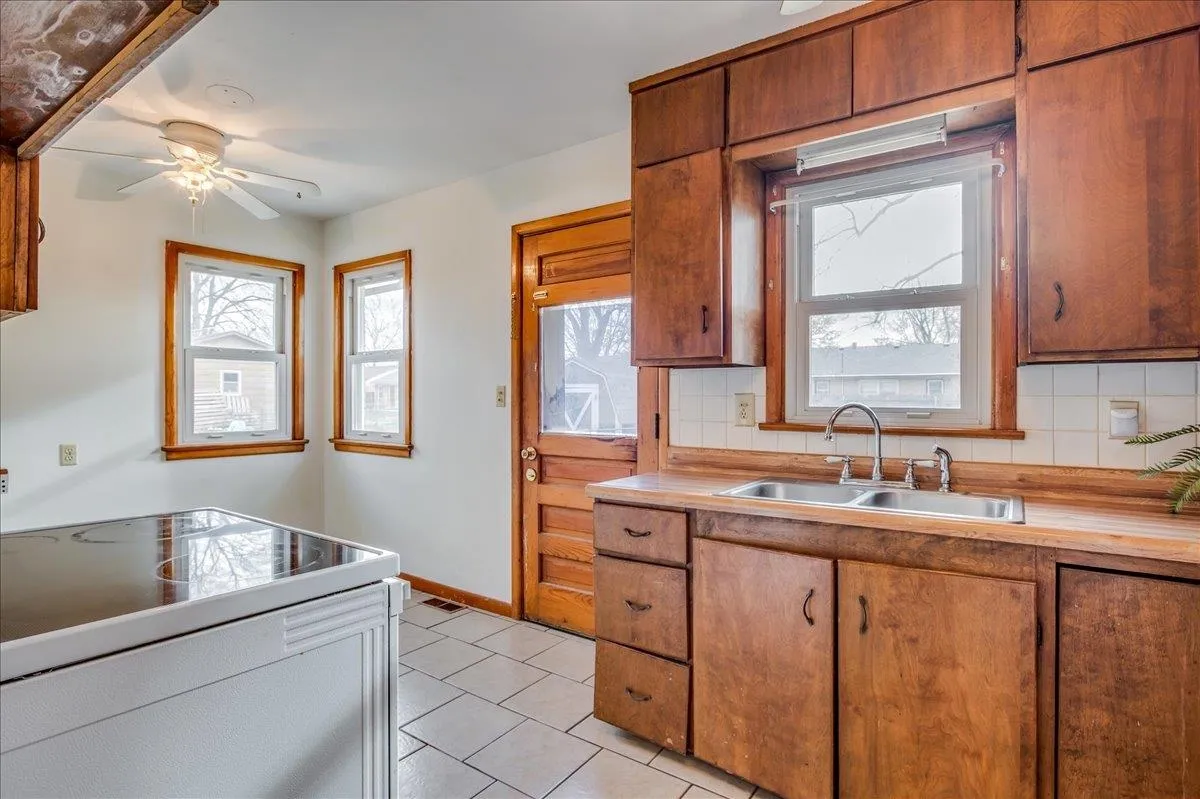 Derby, Kansas 67037, United States, 3 Bedrooms Bedrooms, ,1 BathroomBathrooms,Residential,Active,96074