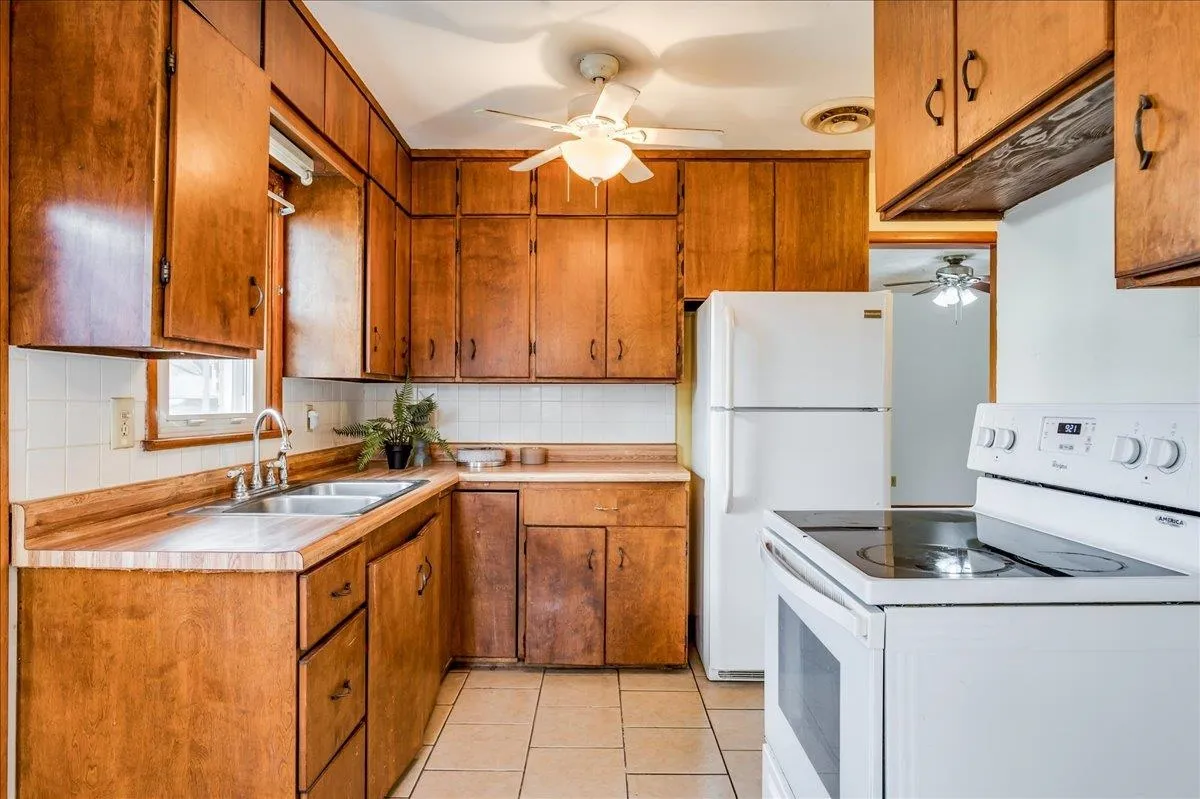 Derby, Kansas 67037, United States, 3 Bedrooms Bedrooms, ,1 BathroomBathrooms,Residential,Active,96074