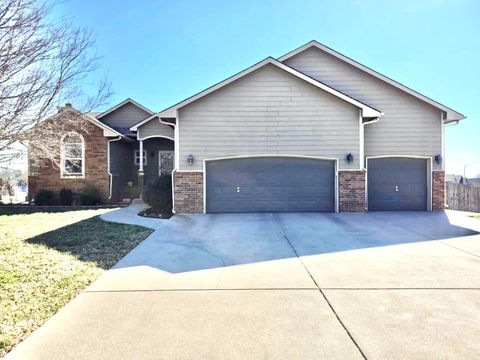 Homes For Sale - 1085 E Splitwood Way Ct<br/> Derby, KS 67037