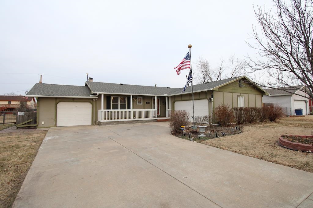 753 Moundview Ave, Salina, Kansas image 1