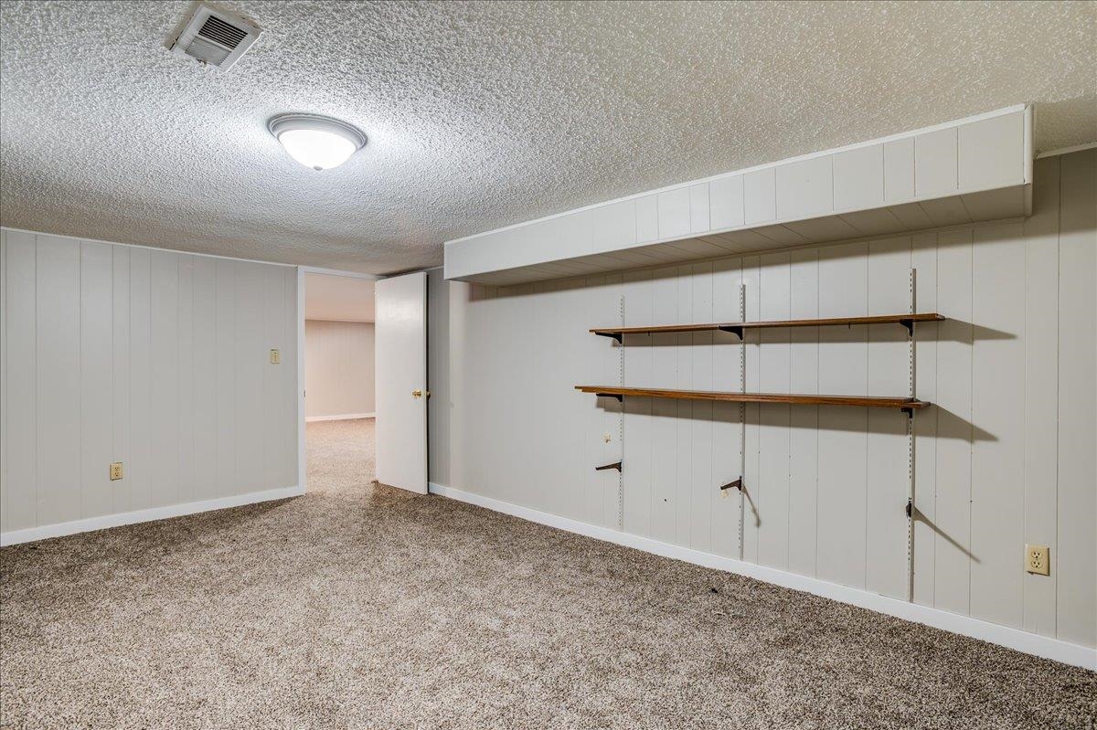 461 Meeds Dr, Valley Center, Kansas image 28