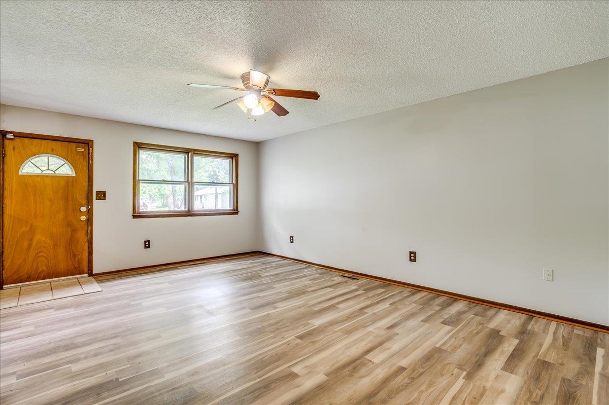 461 Meeds Dr, Valley Center, Kansas image 8