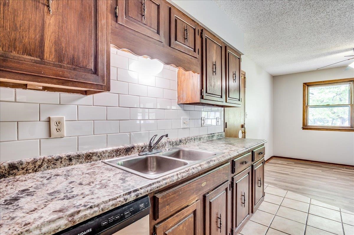 461 Meeds Dr, Valley Center, Kansas image 10