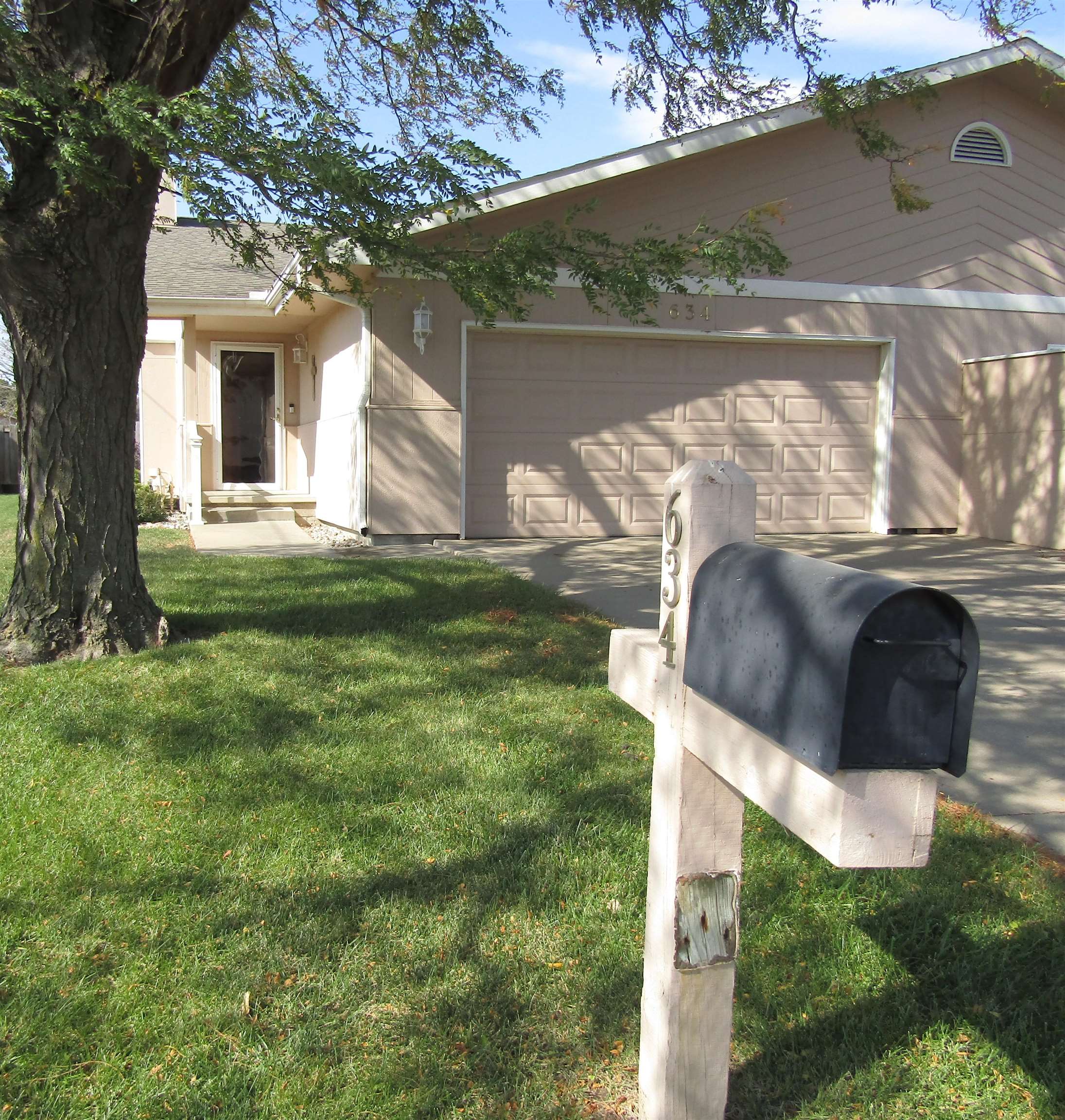 634 Fairdale Rd, Salina, Kansas image 1