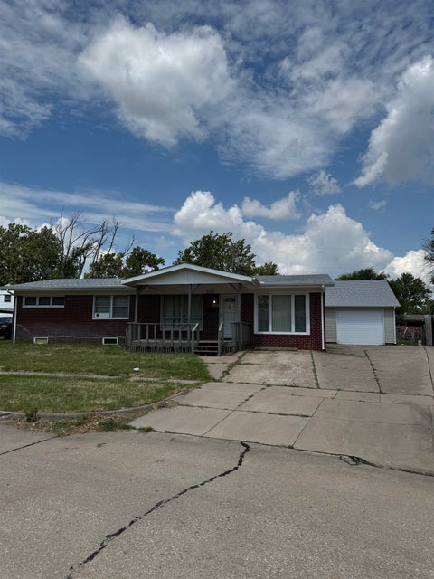 Homes For Sale - 3401 S Laura Ave<br/> Sedgwick County, Wichita, KS 67216