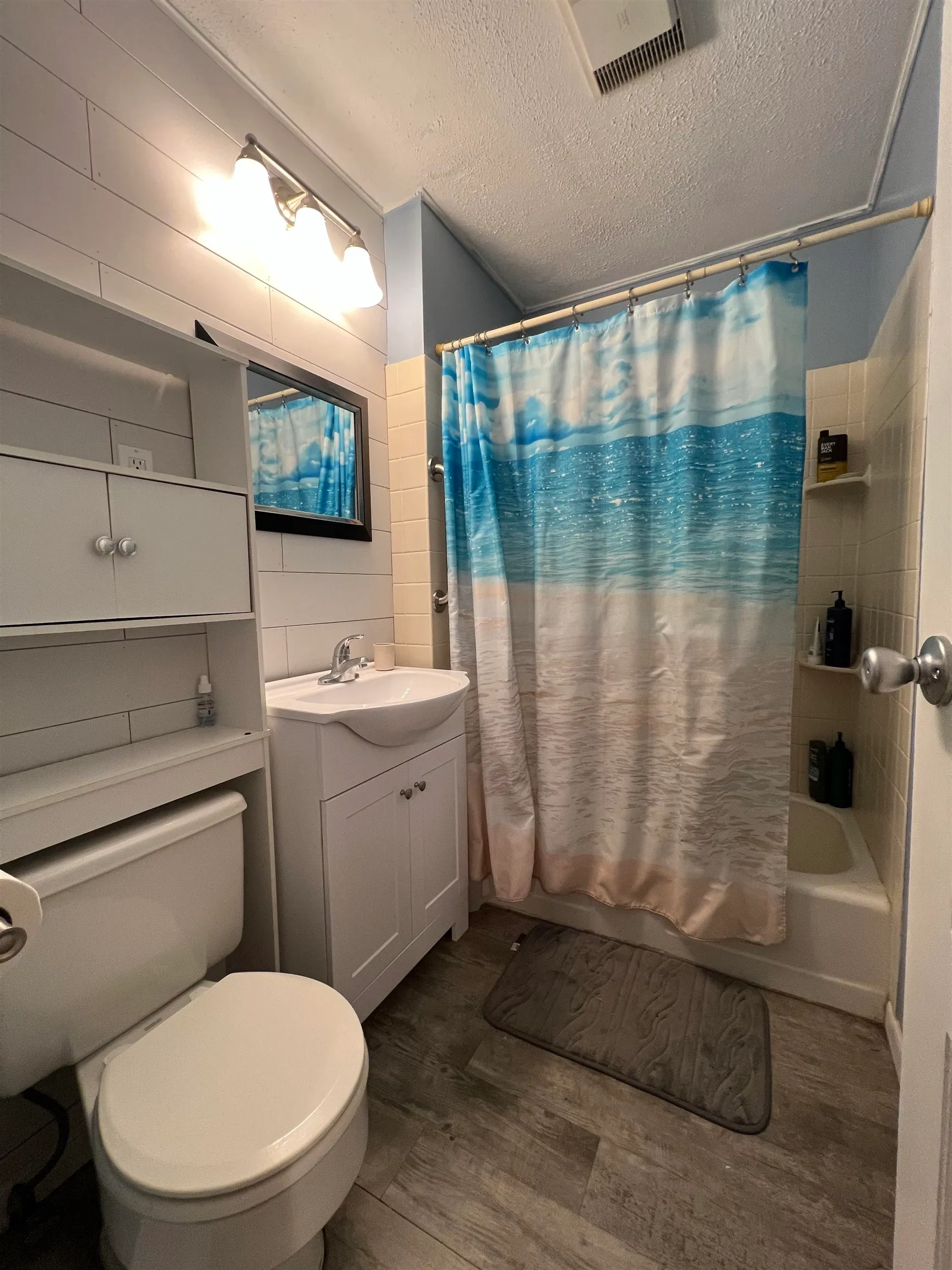 Winfield, Kansas 67156, United States, 2 Bedrooms Bedrooms, ,1 BathroomBathrooms,Residential,Active,169972