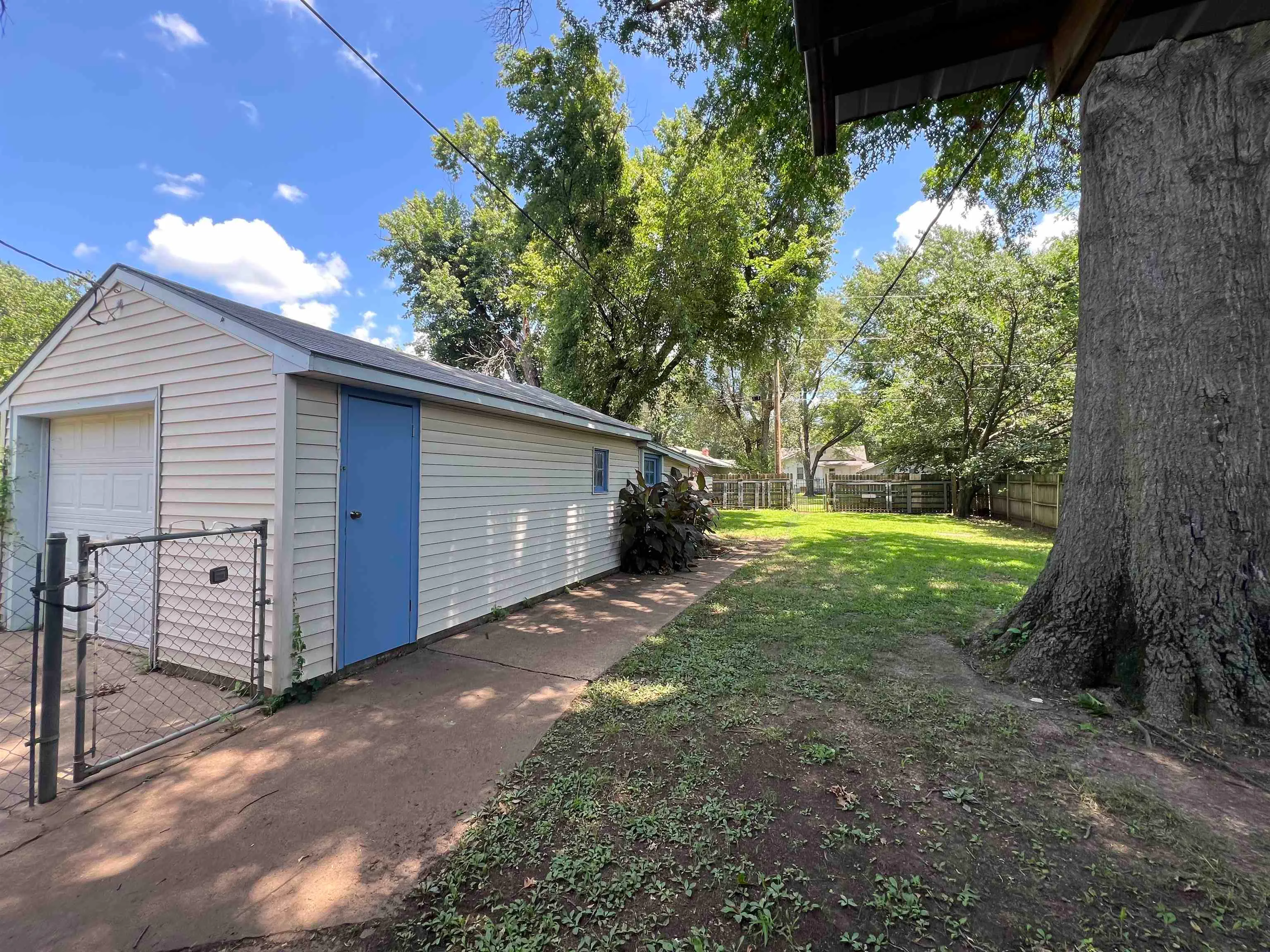 Winfield, Kansas 67156, United States, 2 Bedrooms Bedrooms, ,1 BathroomBathrooms,Residential,Active,169972