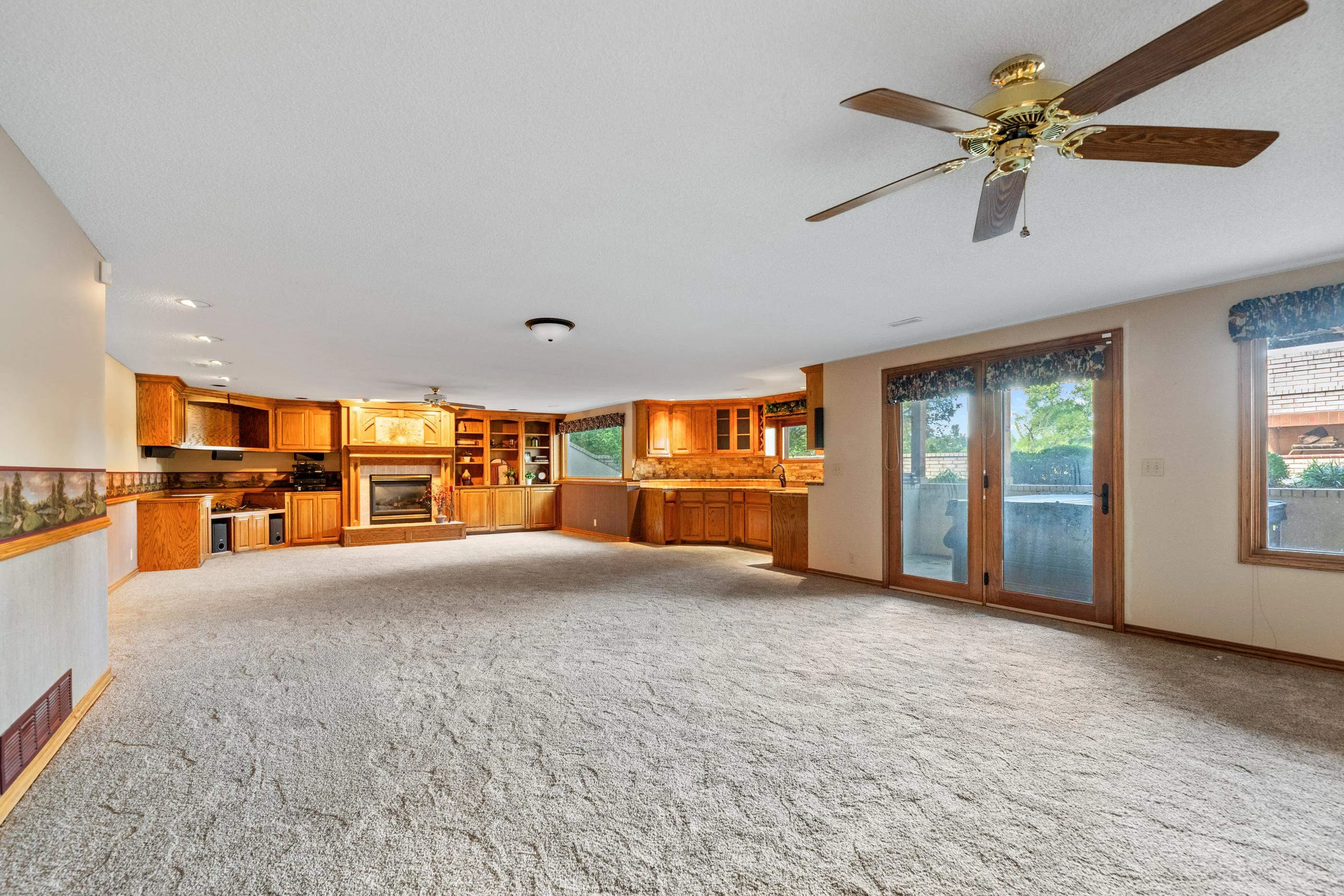 Wichita, Kansas 67235, United States, 4 Bedrooms Bedrooms, ,4 BathroomsBathrooms,Residential,Pending,227331