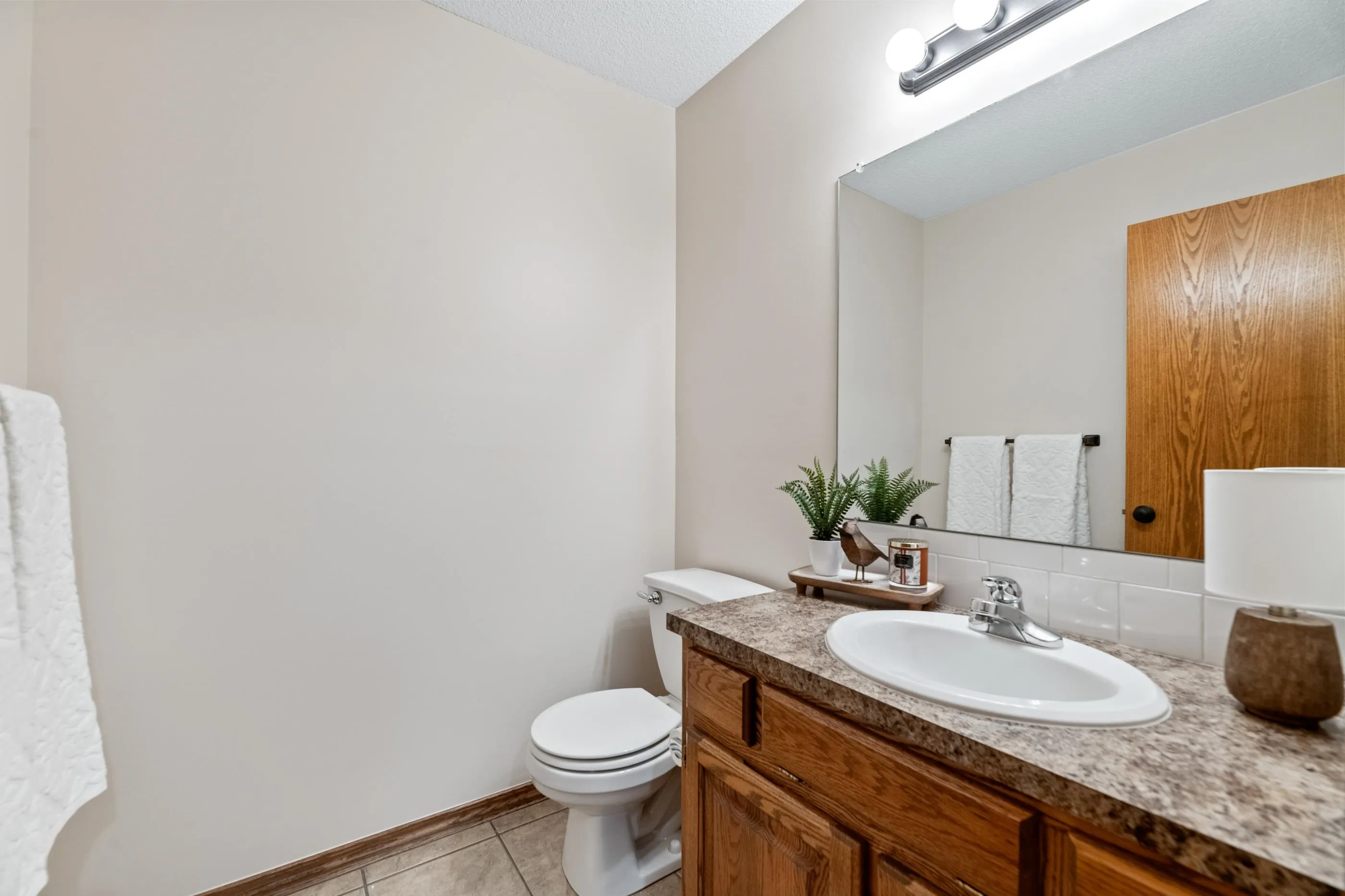 Wichita, Kansas 67235, United States, 4 Bedrooms Bedrooms, ,4 BathroomsBathrooms,Residential,Pending,227331