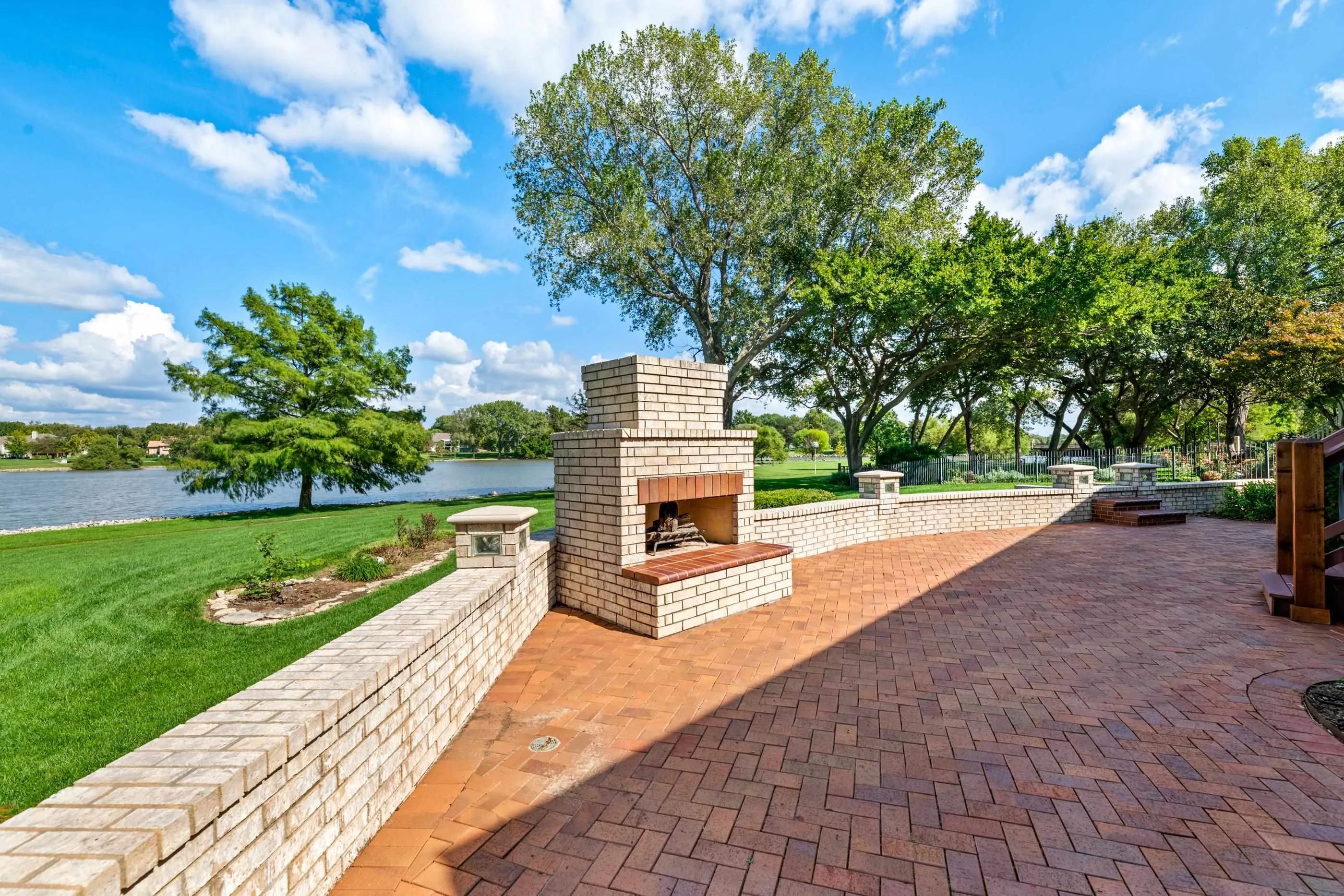 Wichita, Kansas 67235, United States, 4 Bedrooms Bedrooms, ,4 BathroomsBathrooms,Residential,Pending,227331