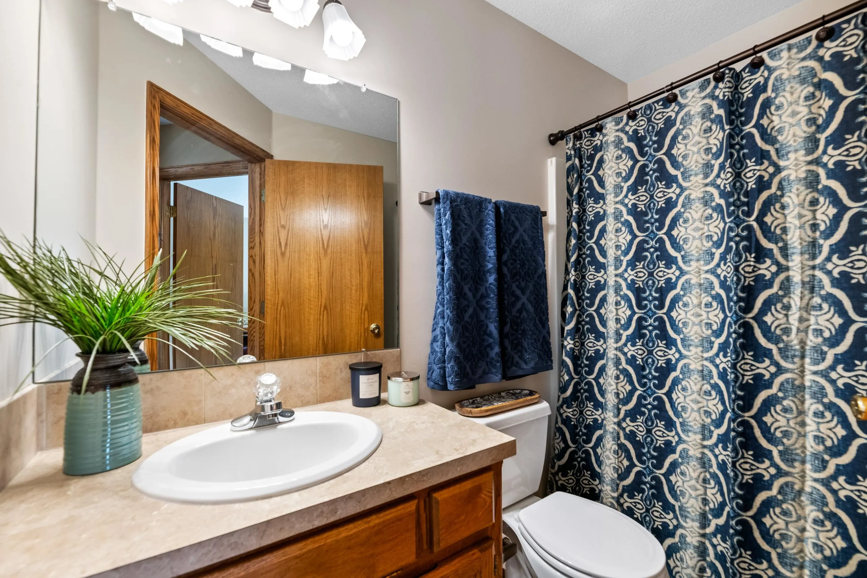 Wichita, Kansas 67235, United States, 4 Bedrooms Bedrooms, ,4 BathroomsBathrooms,Residential,Pending,227331