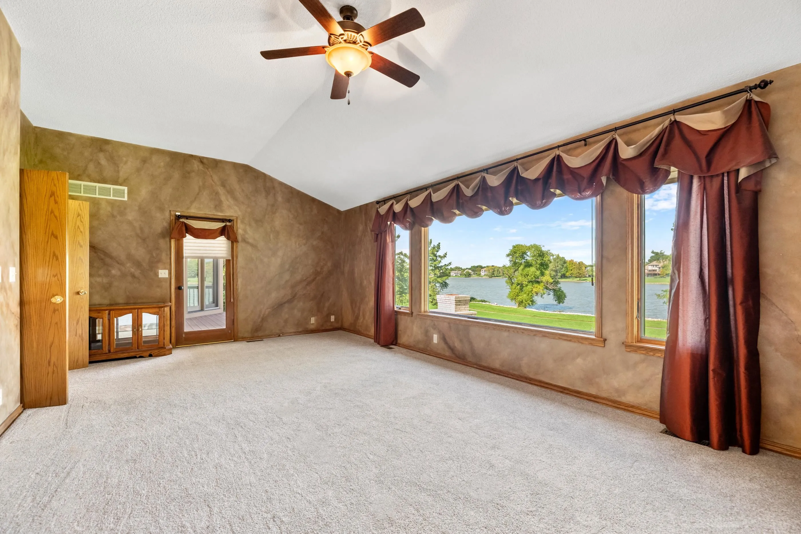 Wichita, Kansas 67235, United States, 4 Bedrooms Bedrooms, ,4 BathroomsBathrooms,Residential,Pending,227331