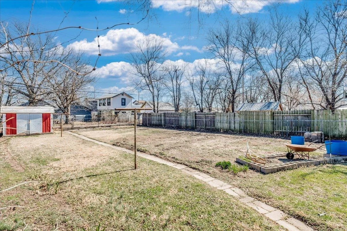 Wichita, Kansas 67211, United States, 2 Bedrooms Bedrooms, ,1 BathroomBathrooms,Residential,Active,84825