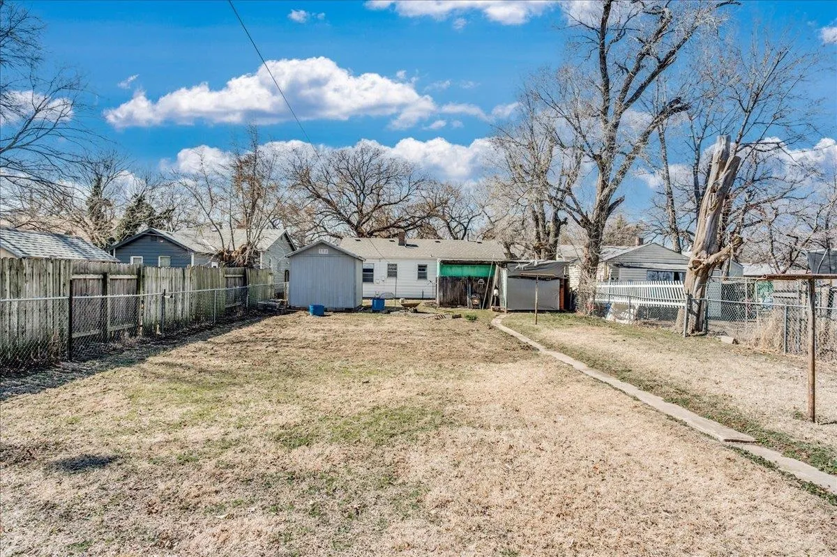 Wichita, Kansas 67211, United States, 2 Bedrooms Bedrooms, ,1 BathroomBathrooms,Residential,Active,84825