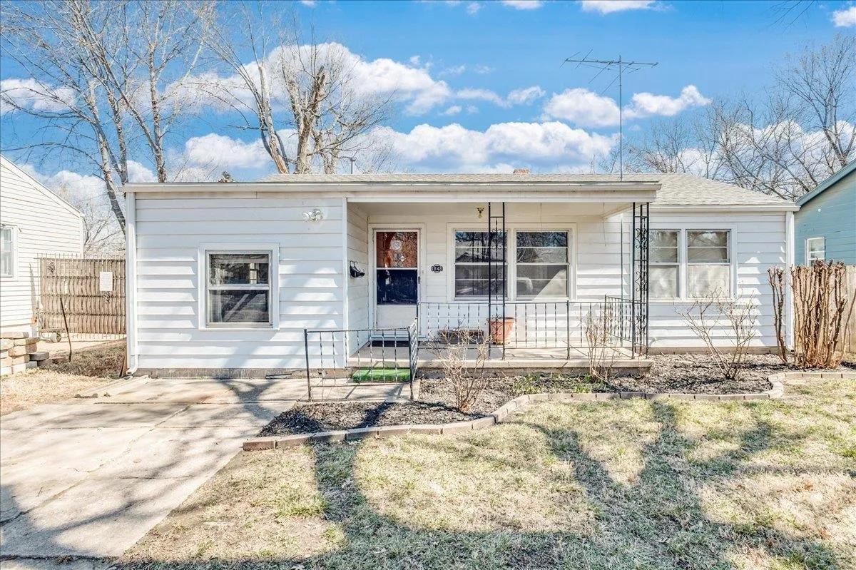 Wichita, Kansas 67211, United States, 2 Bedrooms Bedrooms, ,1 BathroomBathrooms,Residential,Active,84825