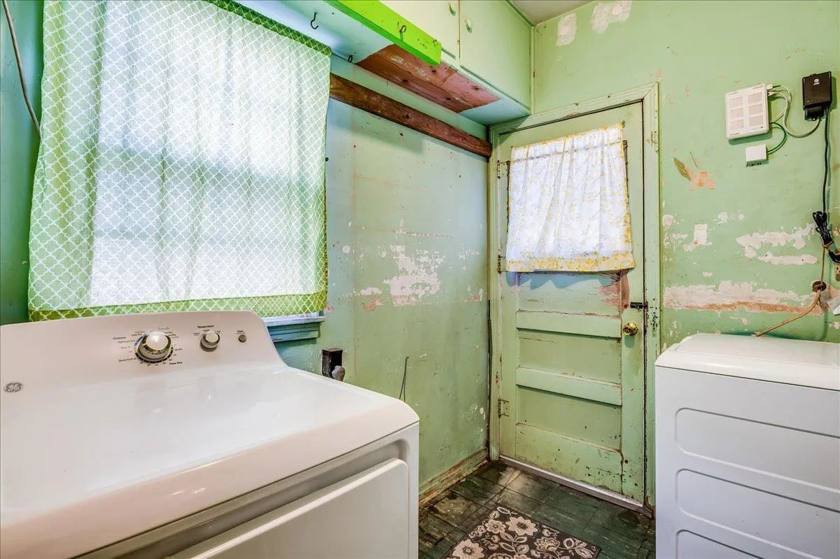 Wichita, Kansas 67211, United States, 2 Bedrooms Bedrooms, ,1 BathroomBathrooms,Residential,Active,84825