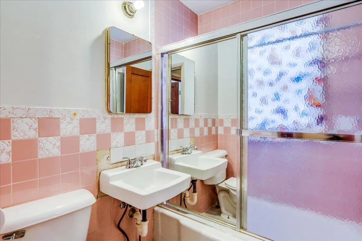 Wichita, Kansas 67211, United States, 2 Bedrooms Bedrooms, ,1 BathroomBathrooms,Residential,Active,84825