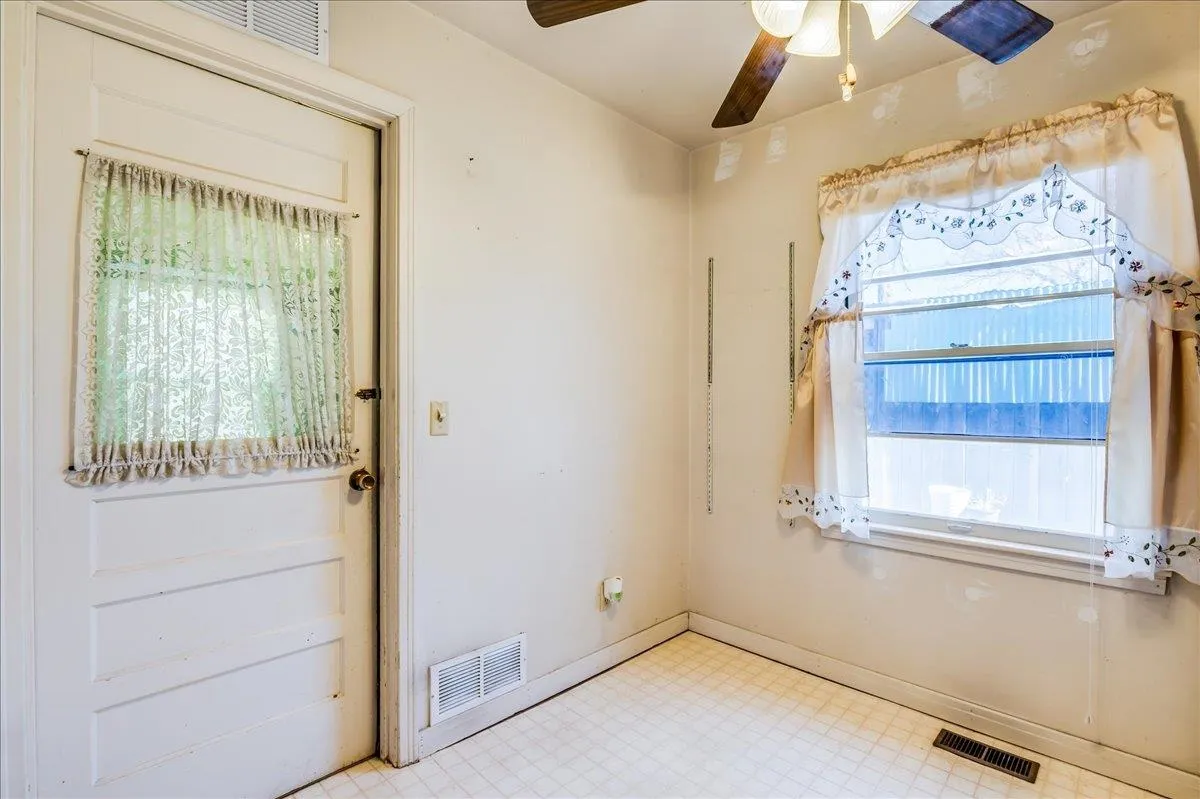 Wichita, Kansas 67211, United States, 2 Bedrooms Bedrooms, ,1 BathroomBathrooms,Residential,Active,84825