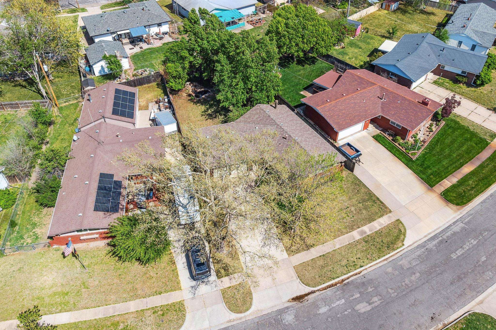 2444 S Bonn St, Wichita, Kansas image 6