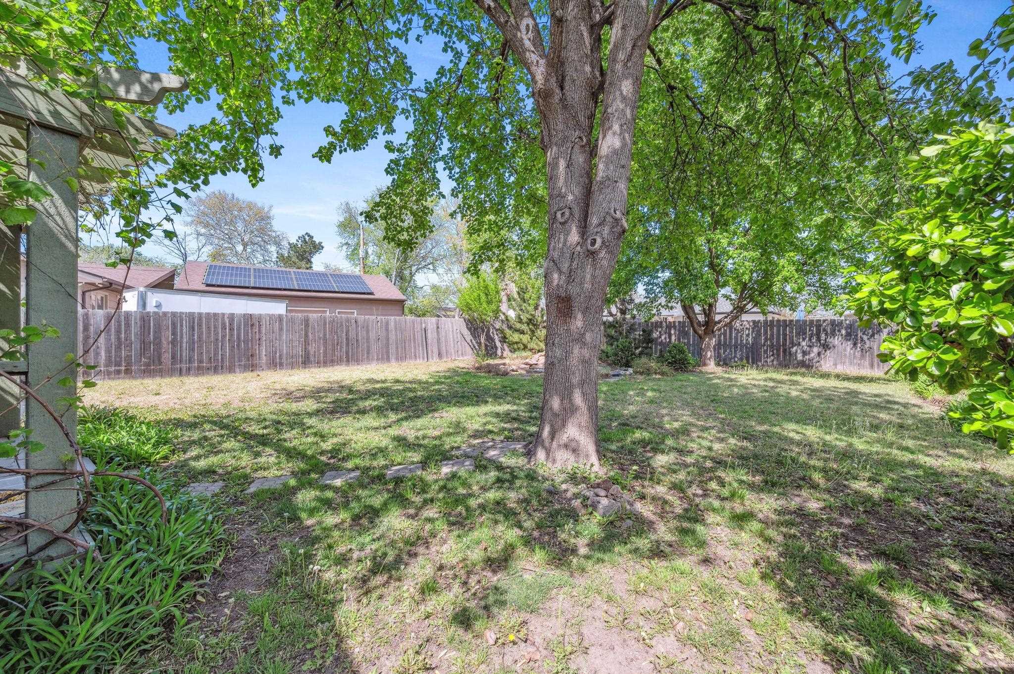 2444 S Bonn St, Wichita, Kansas image 30