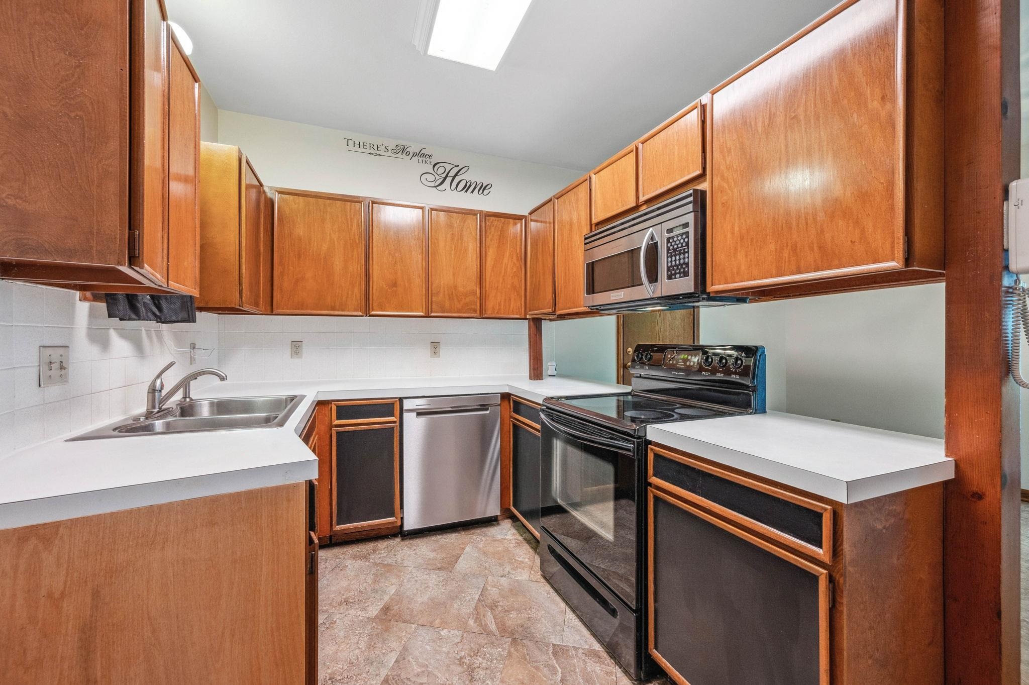 2444 S Bonn St, Wichita, Kansas image 14