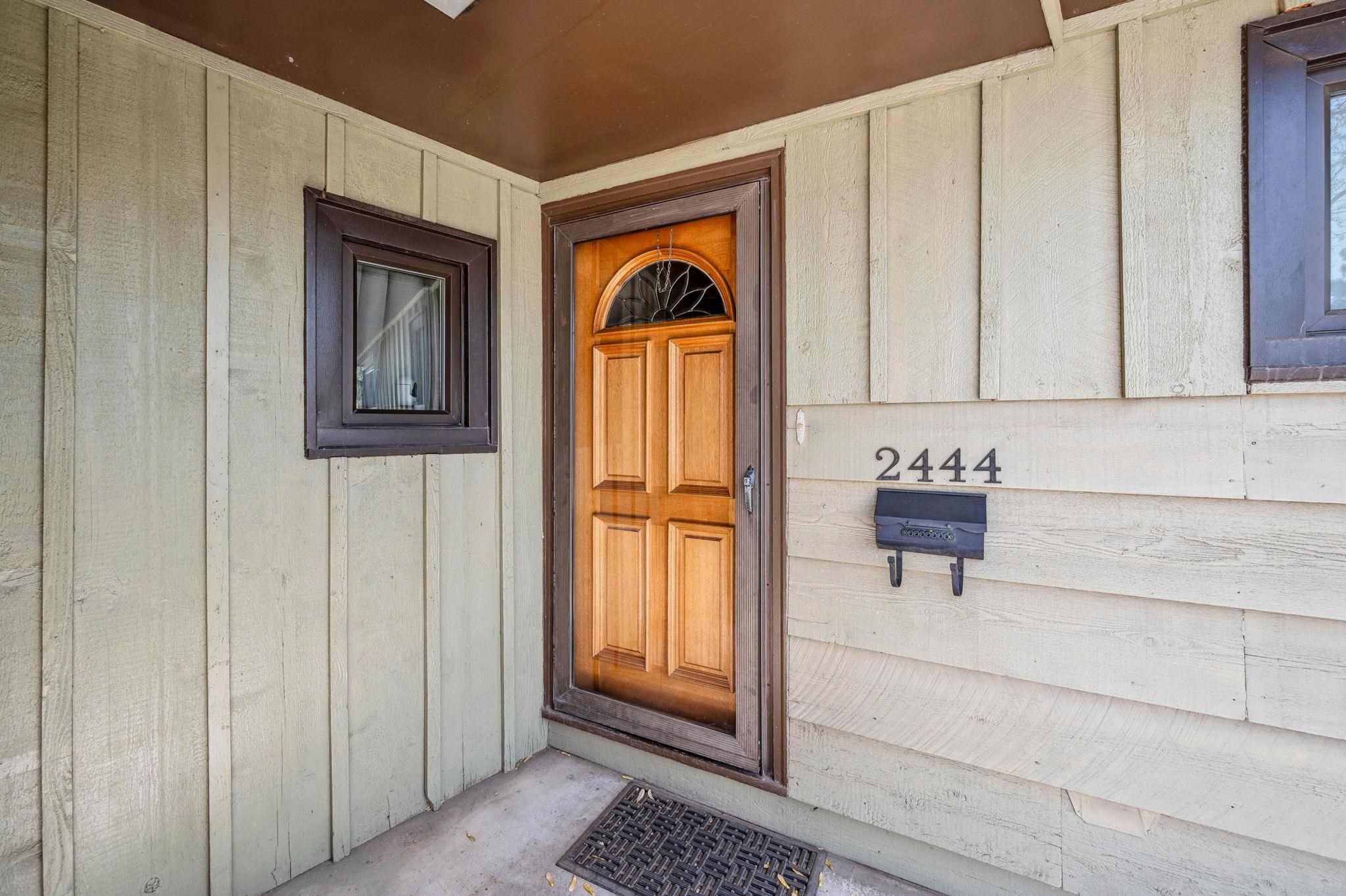 2444 S Bonn St, Wichita, Kansas image 2
