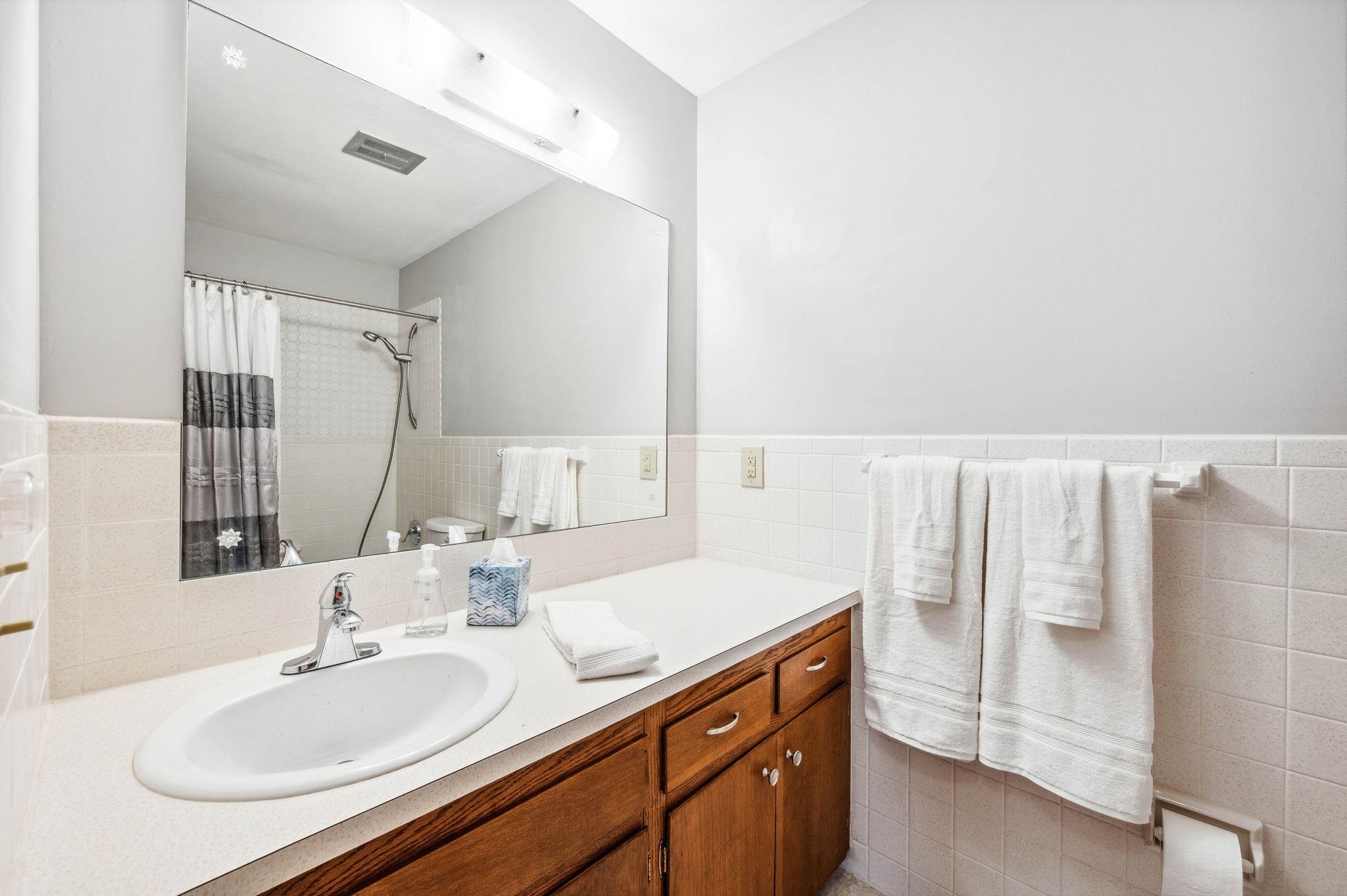2444 S Bonn St, Wichita, Kansas image 22