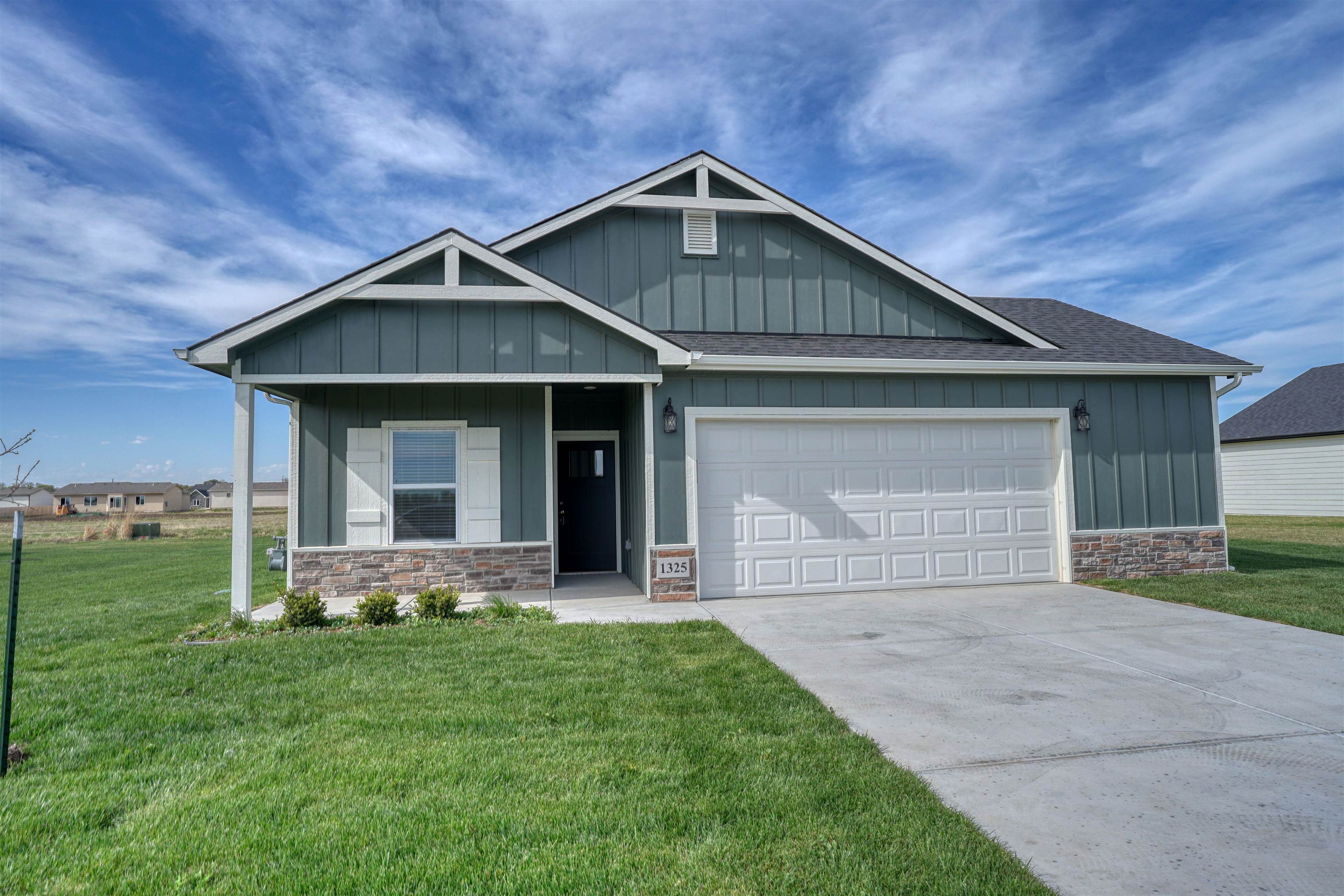 1325 Robin Dr, McPherson, Kansas image 1