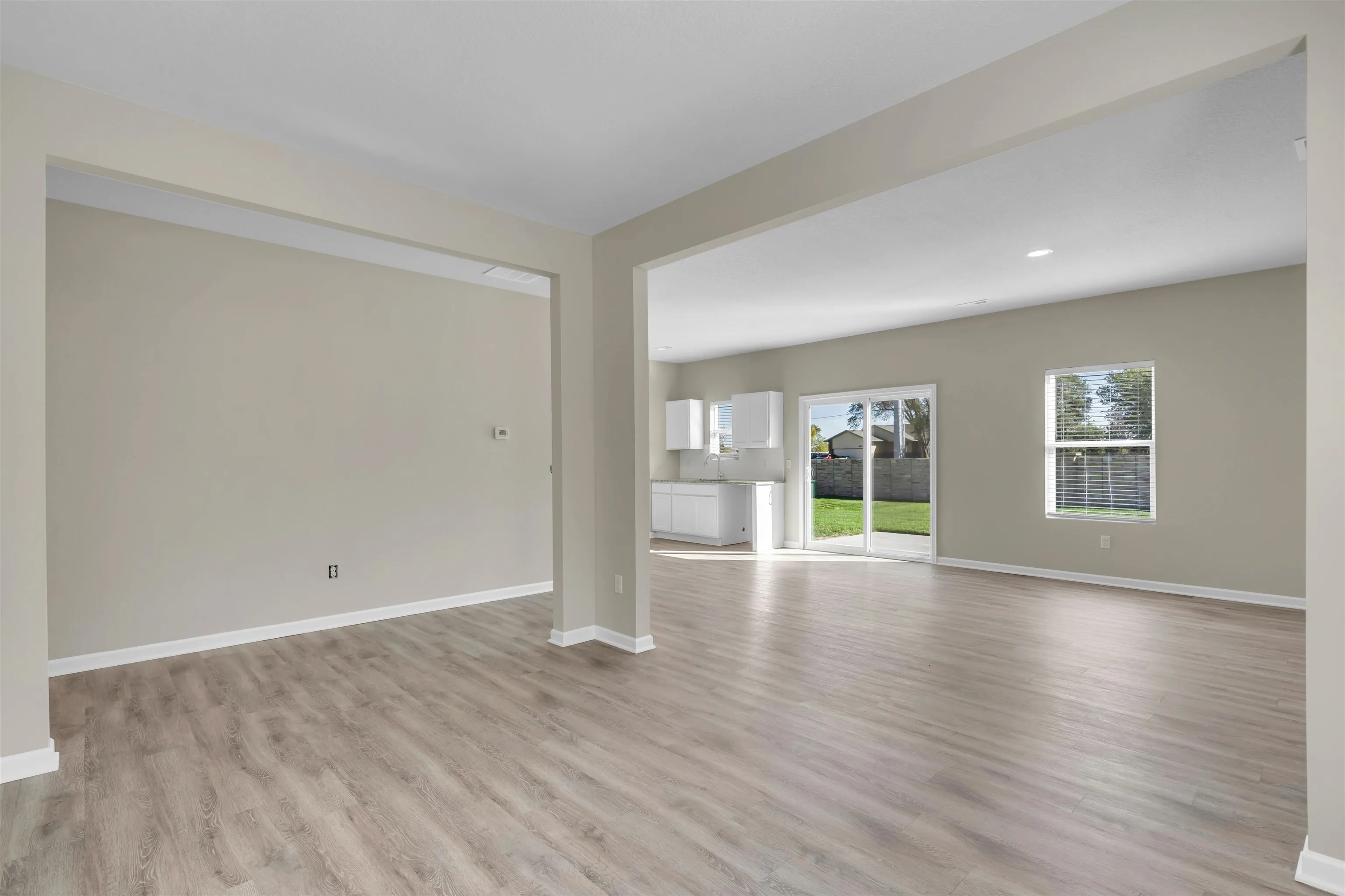 McPherson, Kansas 67460, United States, 4 Bedrooms Bedrooms, ,2 BathroomsBathrooms,Residential,Active,47205