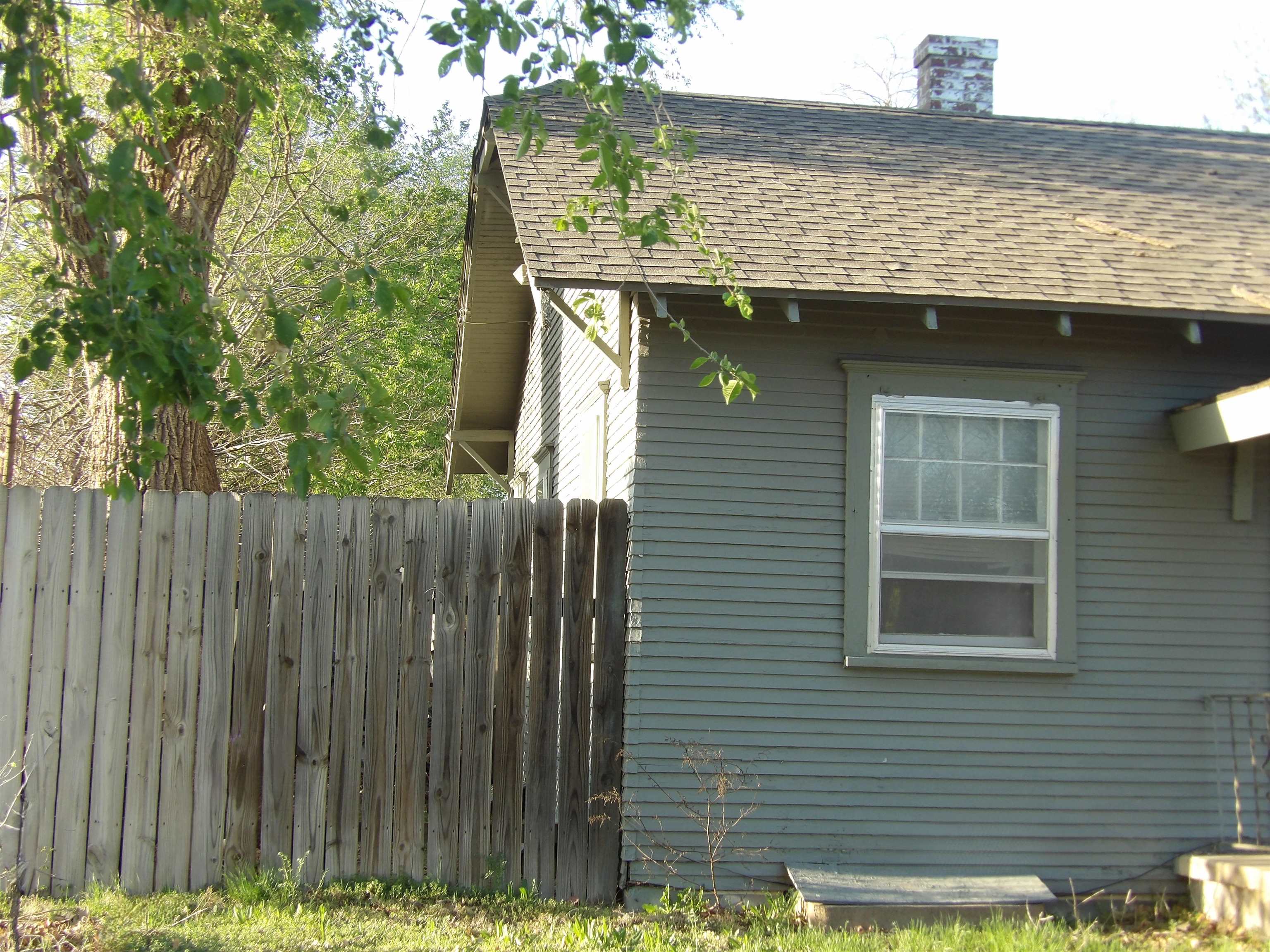 332 E 9th St, Hutchinson, Kansas image 2