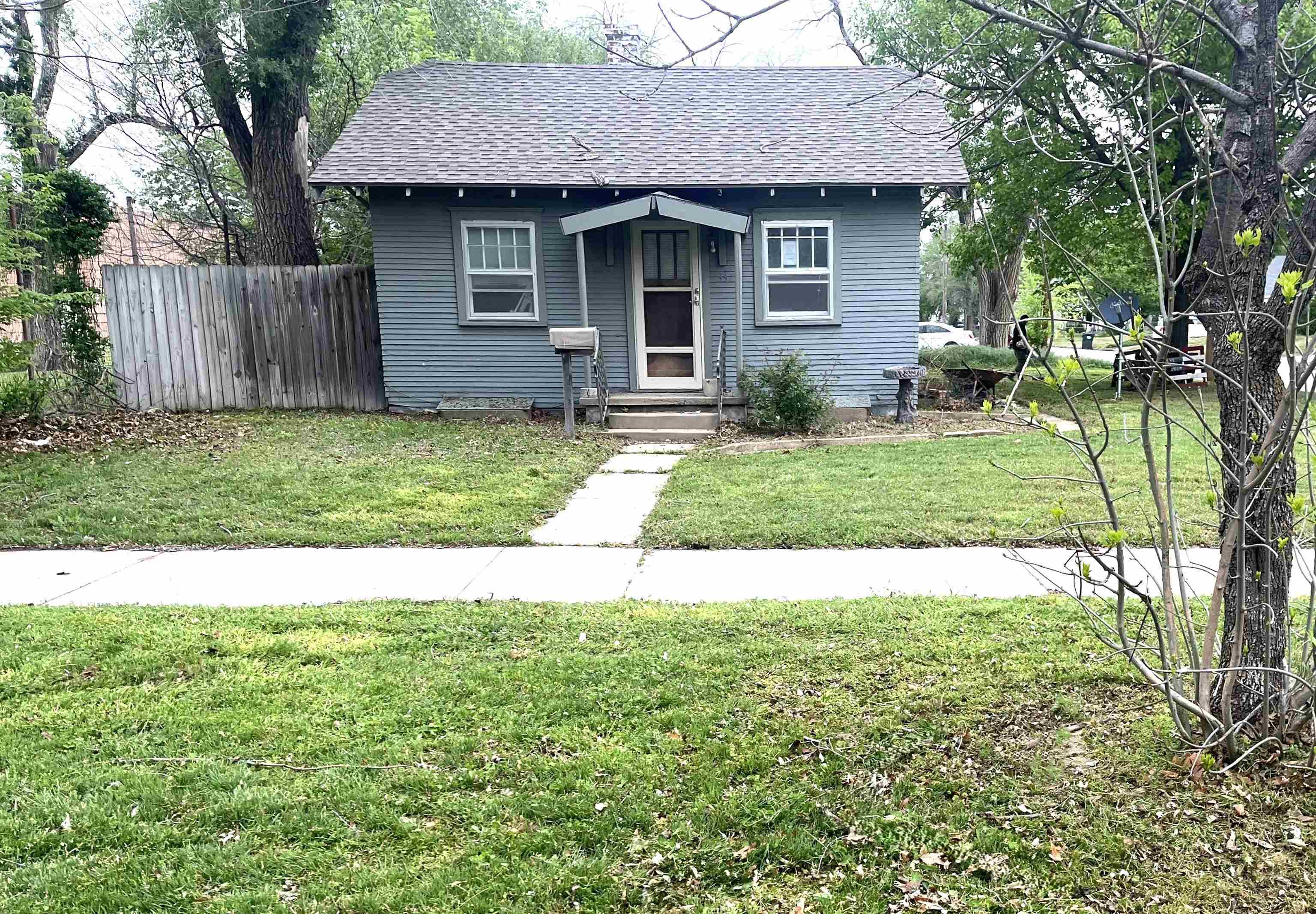 332 E 9th St, Hutchinson, Kansas image 1