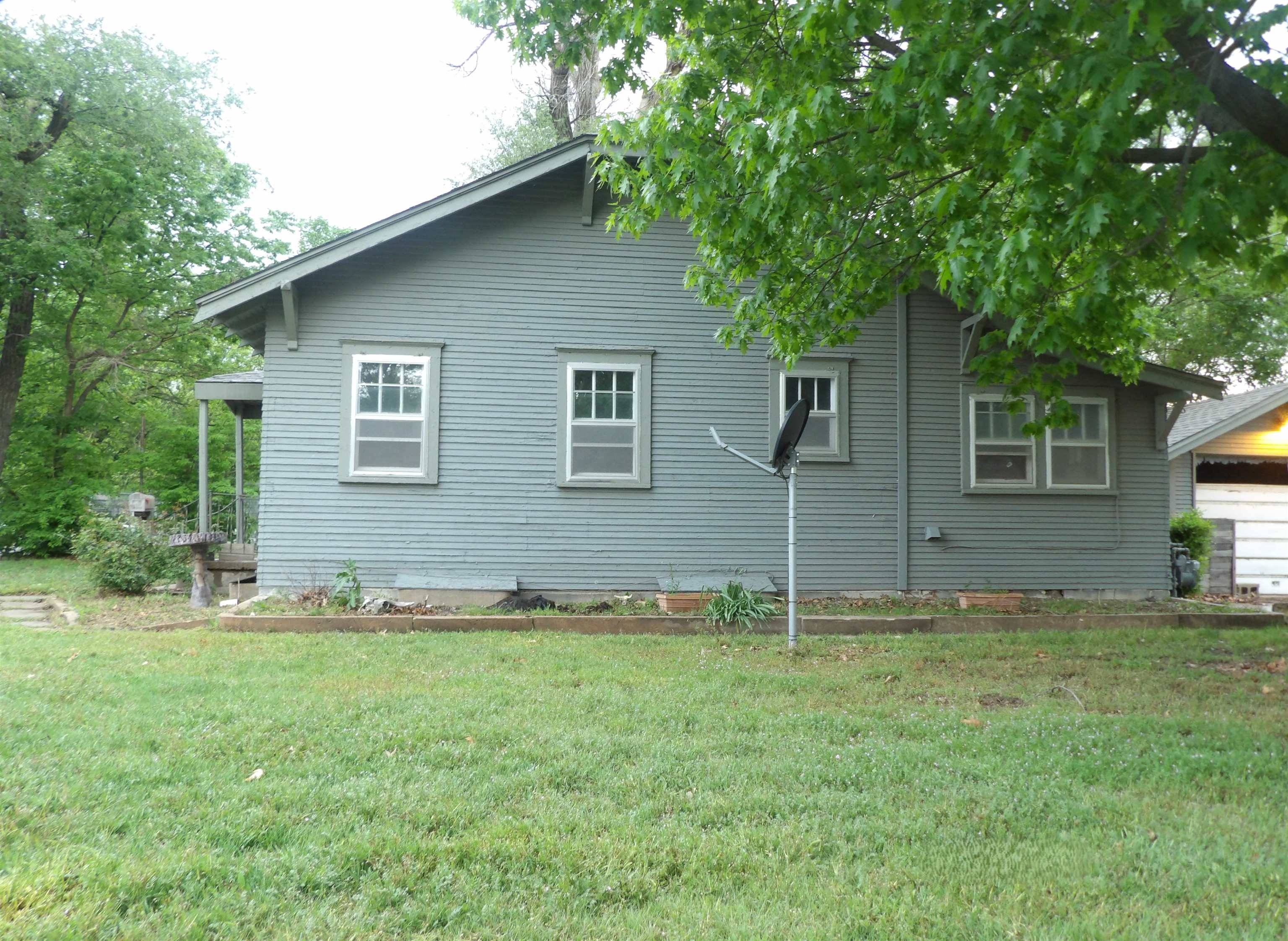332 E 9th St, Hutchinson, Kansas image 3