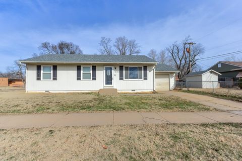 Townhouse For Sale - 503 E Ellsworth Ave<br/> Salina, KS 67401