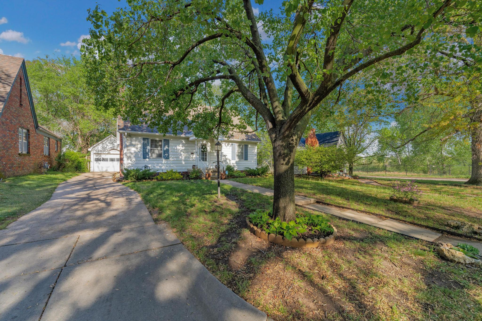 651 N Broadview Ave, Wichita, Kansas image 35