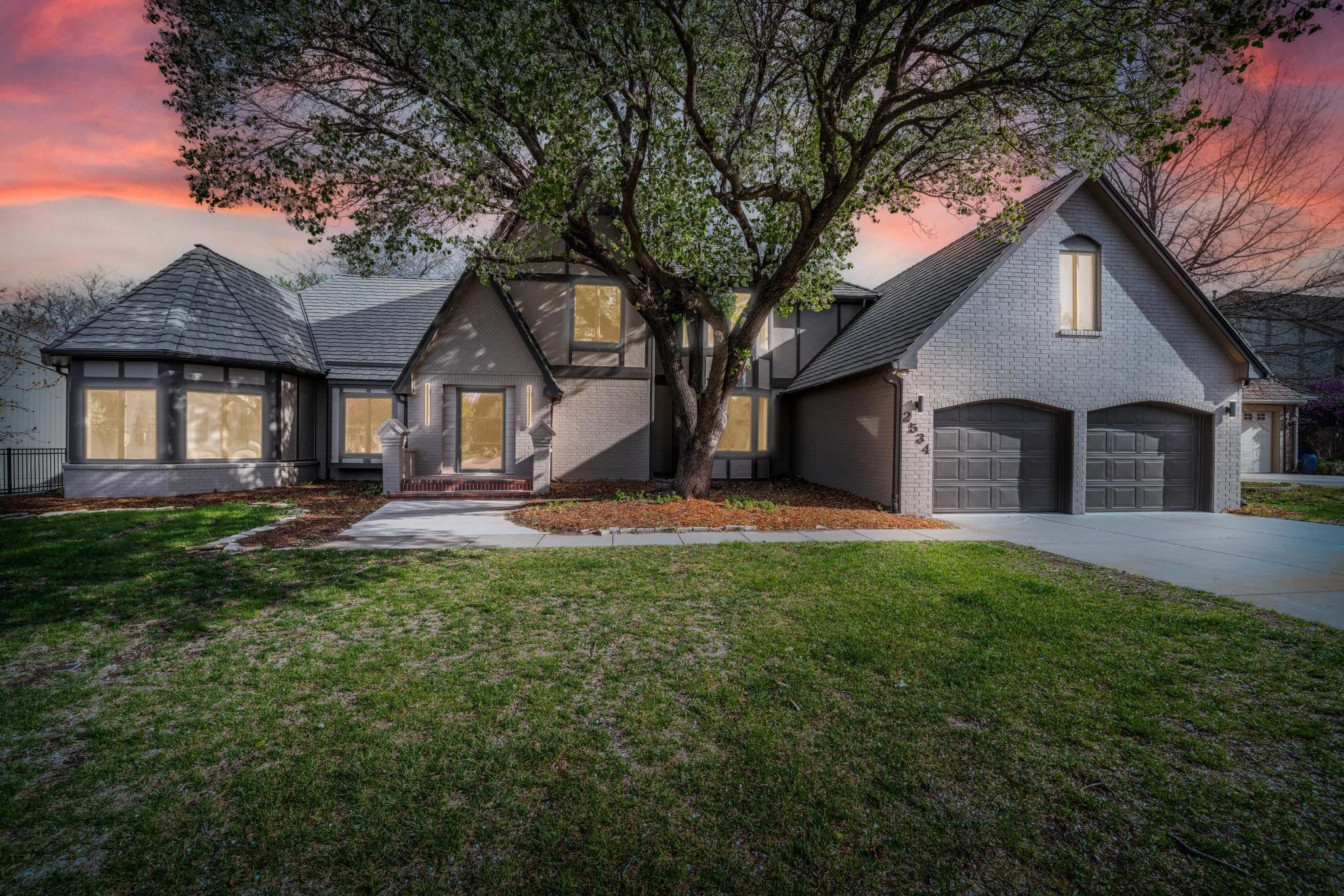 2534 N Greenleaf Ct, Wichita, Kansas image 1
