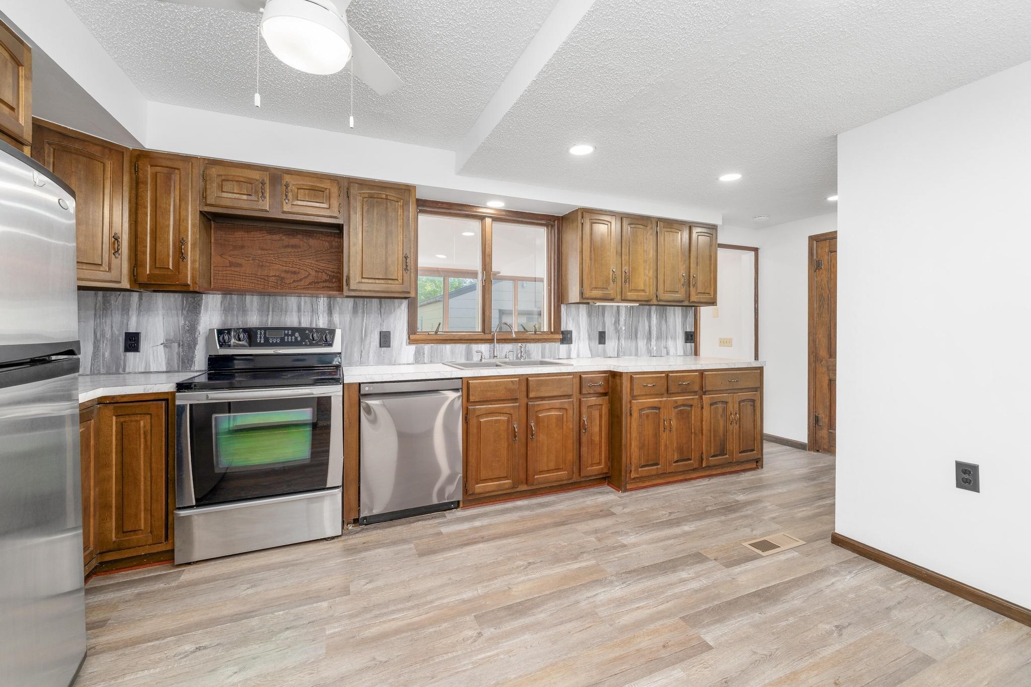 614 W 30th St S St, Wichita, Kansas image 11