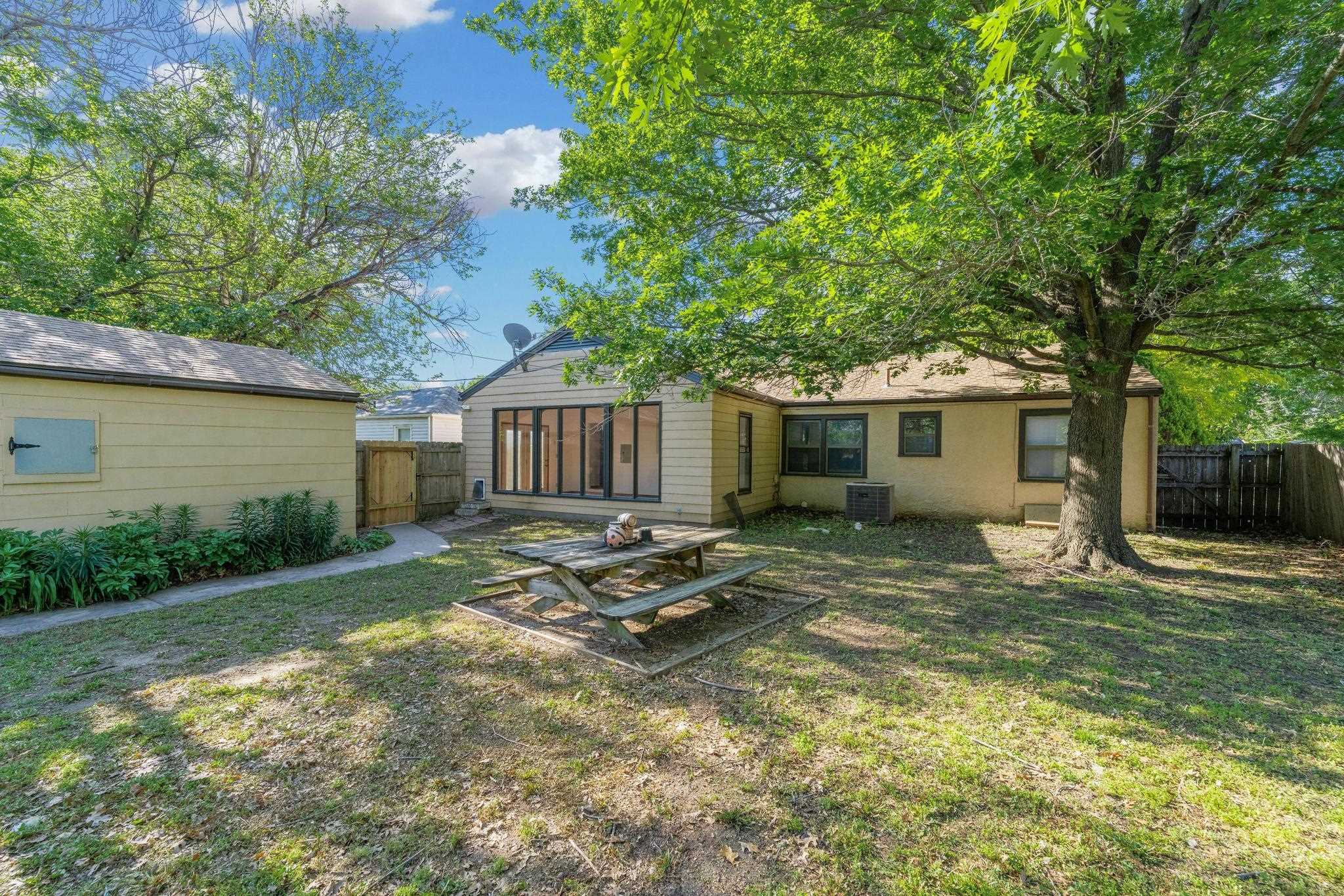 614 W 30th St S St, Wichita, Kansas image 29