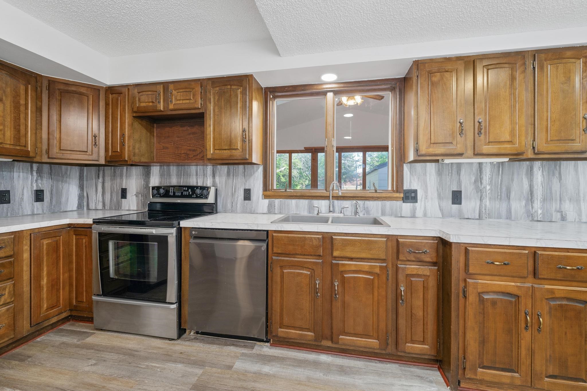 614 W 30th St S St, Wichita, Kansas image 14