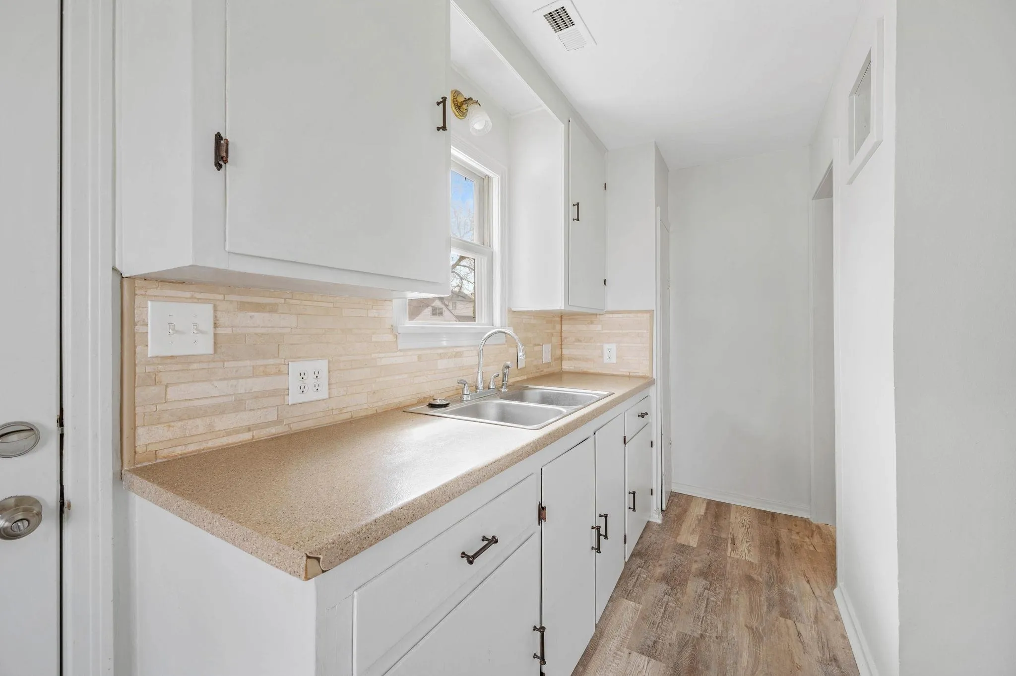 Wichita, Kansas 67213, United States, ,Residential,Active,98352