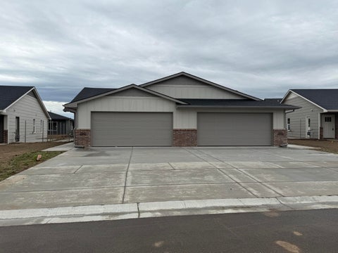 Multifamily For Sale - 2881 S Cedar Crest Ct<br/> Wichita, KS 67215