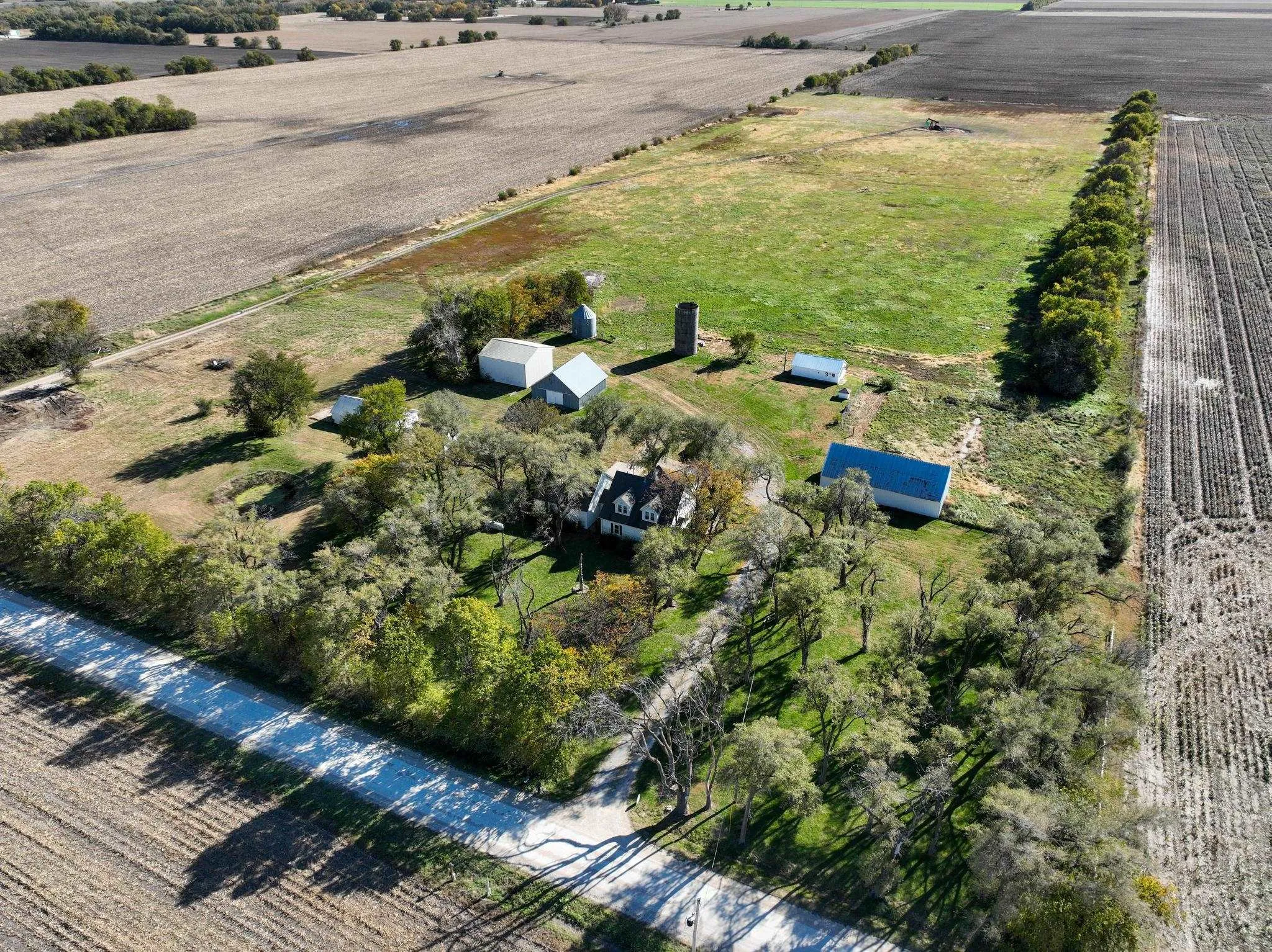 Newton, Kansas 67114, United States, 4 Bedrooms Bedrooms, ,2 BathroomsBathrooms,Residential,Active,241321