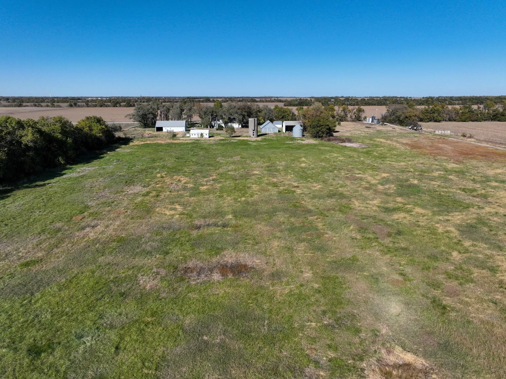 Newton, Kansas 67114, United States, 4 Bedrooms Bedrooms, ,2 BathroomsBathrooms,Residential,Active,241321