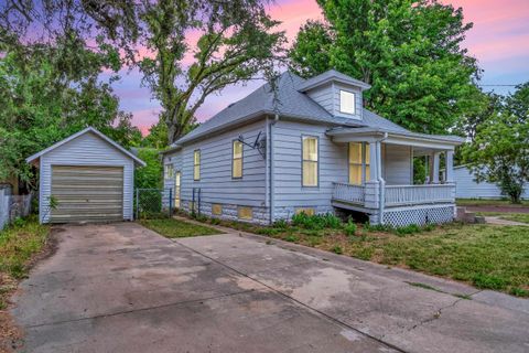 Homes For Sale - 301 Old Main St<br/> Newton, KS 67114