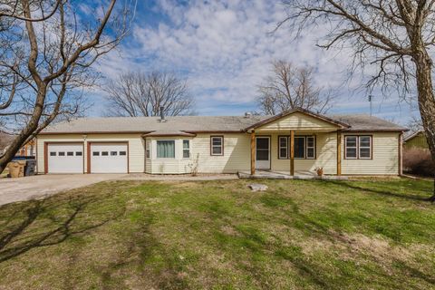 Homes For Sale - 314 W Virginia Rd<br/> Butler County, Andover, KS 67002