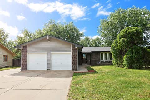 Homes For Sale - 440 N Linden Ln<br/> Haysville, KS 67060