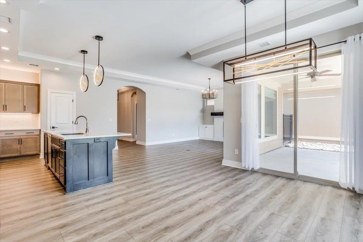 Derby, Kansas 67037, United States, 2 Bedrooms Bedrooms, ,2 BathroomsBathrooms,Residential,Pending,54807