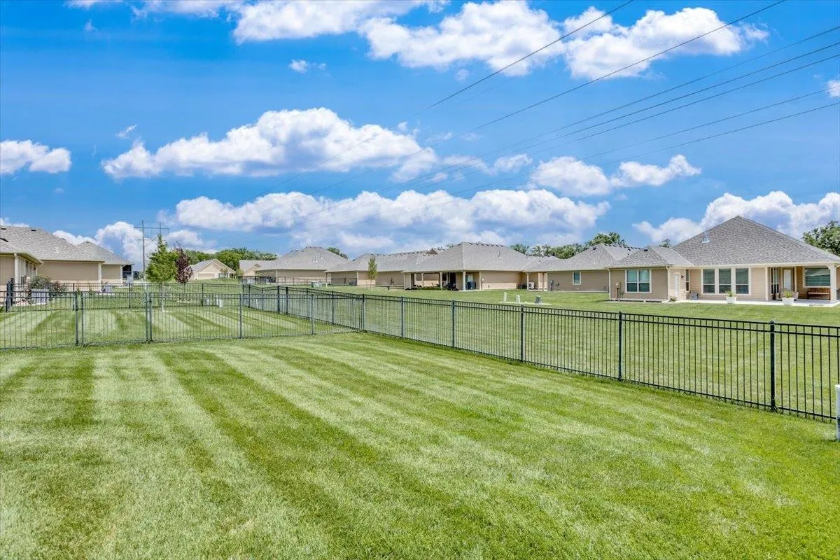 Derby, Kansas 67037, United States, 2 Bedrooms Bedrooms, ,2 BathroomsBathrooms,Residential,Pending,54807